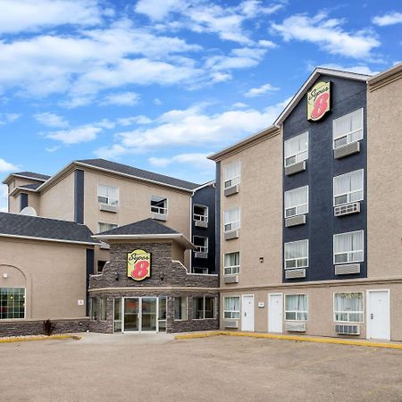 Super 8 By Wyndham Grande Prairie Hotel Luaran gambar