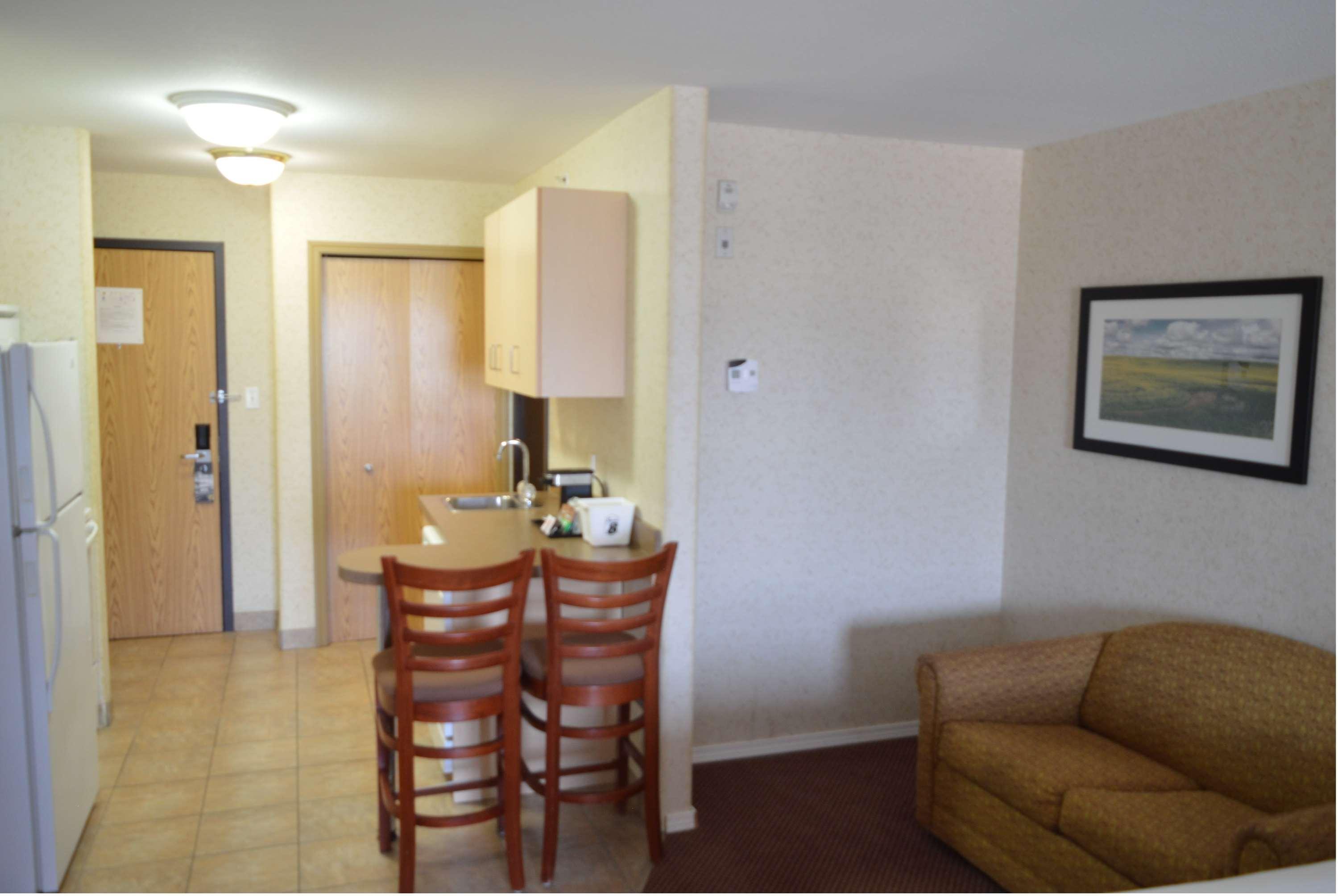 Super 8 By Wyndham Grande Prairie Hotel Luaran gambar