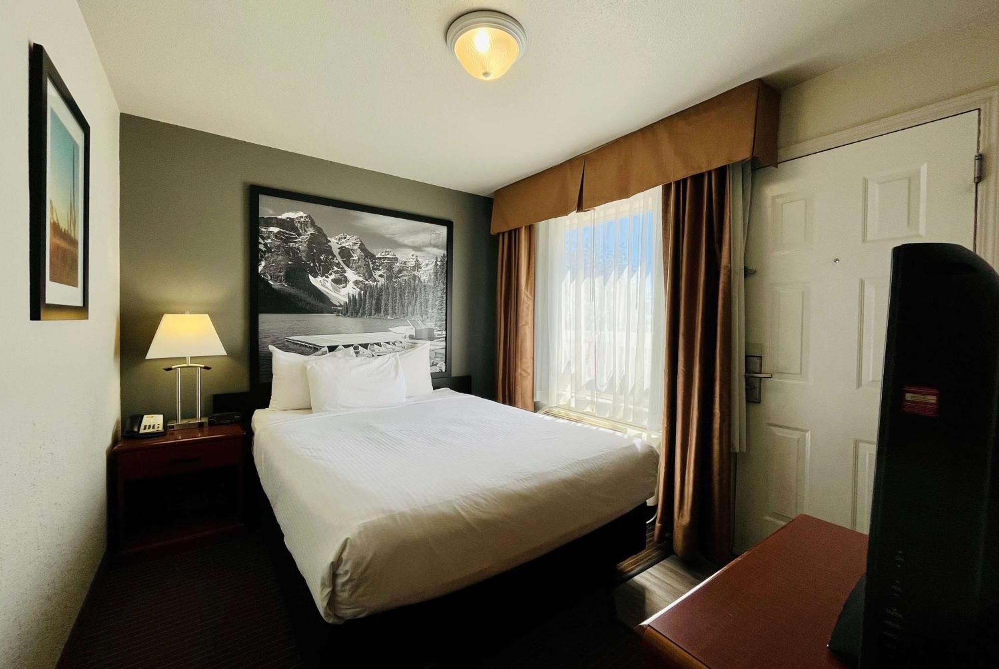 Super 8 By Wyndham Grande Prairie Hotel Luaran gambar