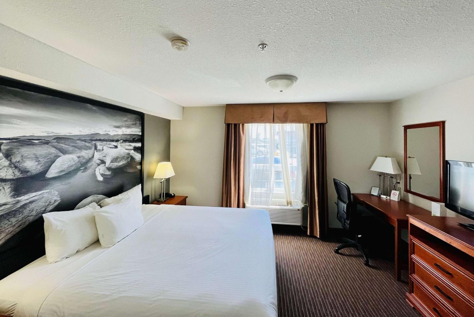 Super 8 By Wyndham Grande Prairie Hotel Luaran gambar