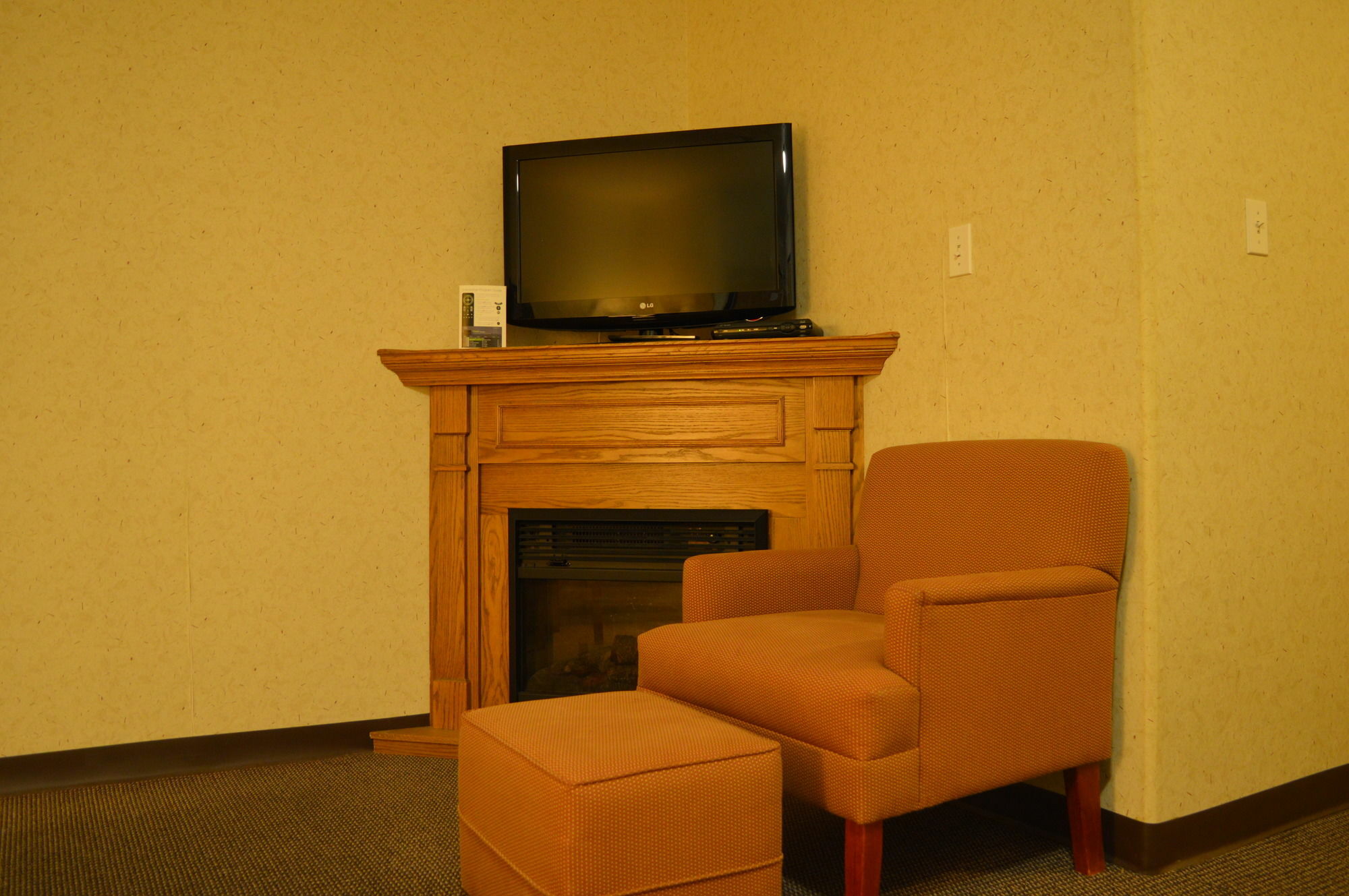 Super 8 By Wyndham Grande Prairie Hotel Luaran gambar
