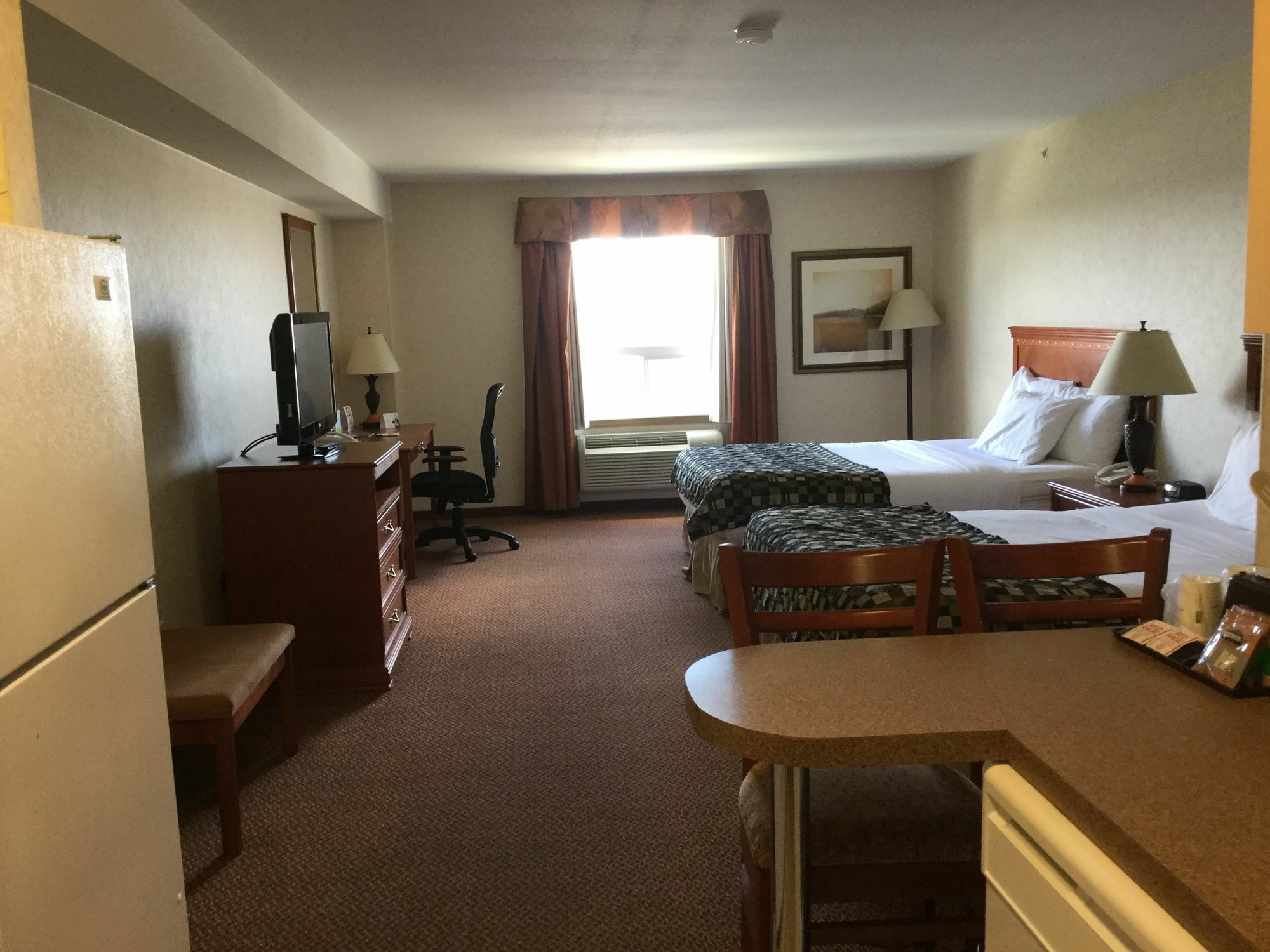 Super 8 By Wyndham Grande Prairie Hotel Luaran gambar