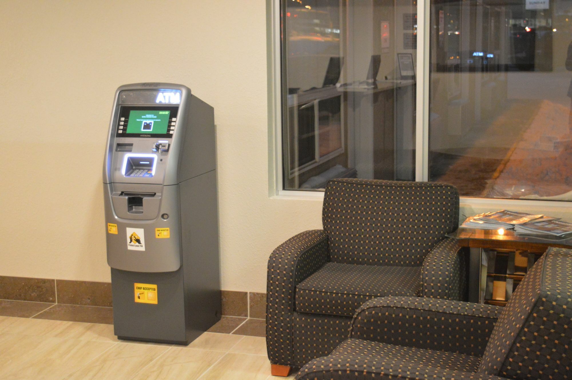 Super 8 By Wyndham Grande Prairie Hotel Luaran gambar
